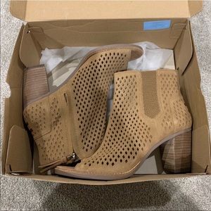 NWT Tom’s Majorca Peep Toe Booties
